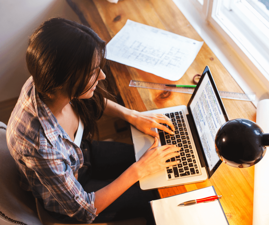 Why Your Business Should Work With Bloggers